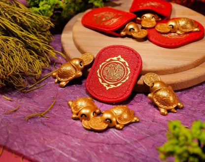🐢2026 Golden Turtle Charm – Bites onto Luck🍀Never Lets Go!