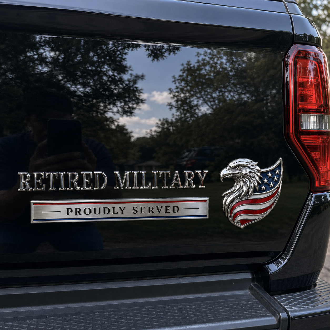 🇺🇸 Retired Military Proudly Served Eagle Car Emblem Metal Badge