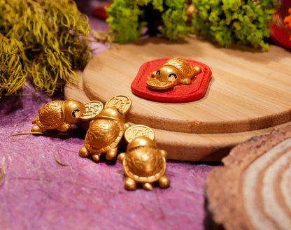 🐢2026 Golden Turtle Charm – Bites onto Luck🍀Never Lets Go!